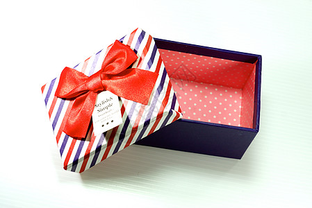 礼品盒礼物问候语白色展示情人丝带红色盒子卡片背景图片