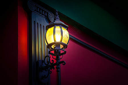 街灯辉光金属亮度灯笼日落旅行天空街道城市文化图片