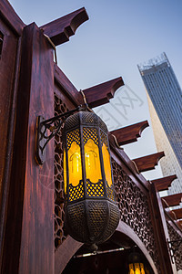 迪拜市的阿拉伯街道灯笼街道建筑学文化艺术灯泡玻璃路灯金属图片