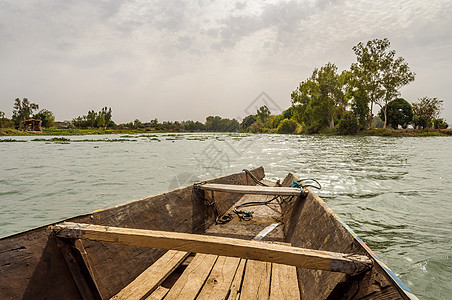 尼日尔河上的皮罗格图片