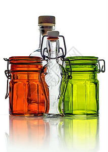 空玻璃罐和带的空小玻璃瓶图片