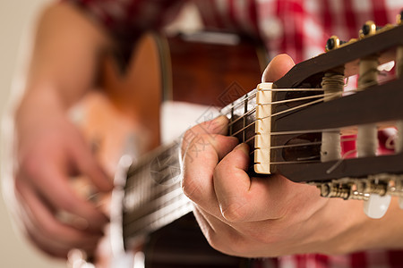 音乐 特制 音乐家拿着木吉他和弦娱乐岩石演员衬衫玩家吉他男人细绳手指图片