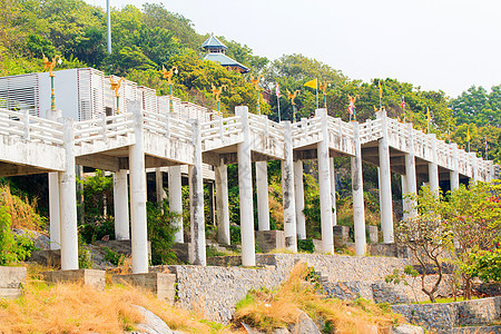 白桥天空电线市中心运输字符串工程地标蓝色电缆建筑物图片