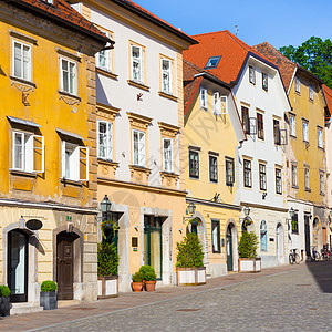 欧洲斯洛文尼亚卢布尔雅那的老房子建筑学首都旅游旅行历史性房子城市建筑场景地标图片