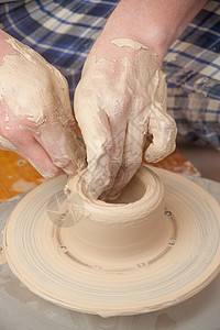 陶瓷制作掌握女工匠高清图片