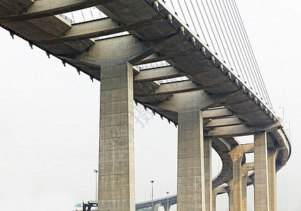 公路桥流动汽车卡车过境天空路口建造穿越出口曲线图片