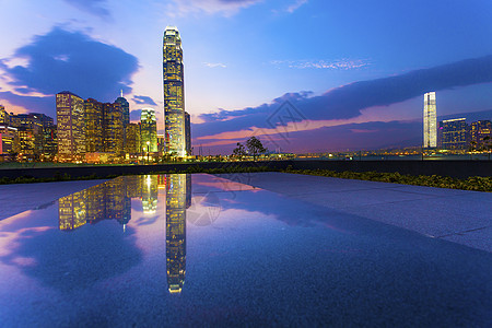 日落时的香港摩天大厦场景反射高楼旅行金融商业景点目的地市中心摩天大楼图片