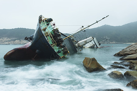 搁浅的船海岸的沉船背景