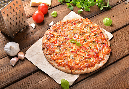 披萨比萨乡村木板餐厅食物脆皮盘子浇头面团洋葱美食图片