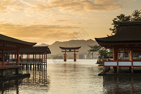 日本广岛宫岛有名的日本水岛神社橙子天空地标宗教海洋世界神社旅行历史性神道图片
