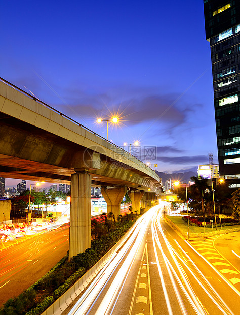 香港市之夜穿越蓝色市中心摩天大楼建筑旅行汽车街景景观运动图片