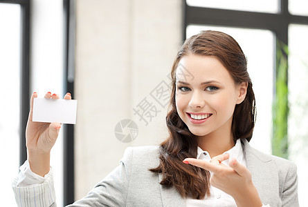 持空白名片妇女女孩商务塑料卡片身份办公室微笑职员地址笔记图片