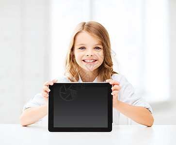 学校里有平板电脑的女孩瞳孔学者青春期互联网幼儿园童年学习孩子电子书技术图片