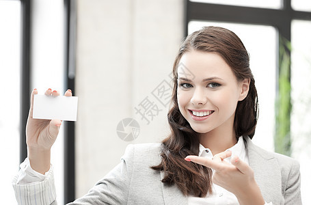 持空白名片妇女办公室卡片身份商业笔记微笑广告职员公司商务图片