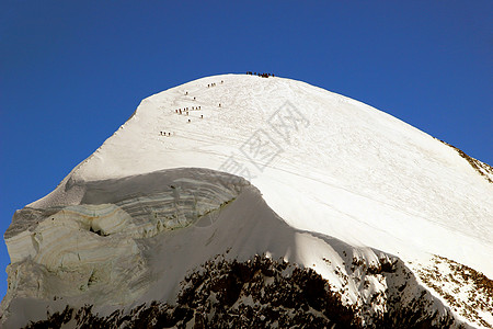 高山云雾Breithorn山 向4 164米方向行驶背景