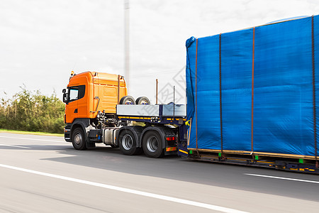 卡车在路上发动机通道货车送货物流船运运动货物汽车商业图片