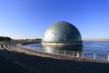 大阪海洋博物馆天空建筑远景圆顶阳光风景图片