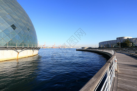 大阪海洋博物馆远景阳光圆顶风景建筑天空图片