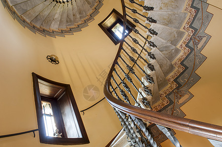 Tercesi 城堡建筑学古董建筑金属楼梯旅行入口白色历史螺旋图片