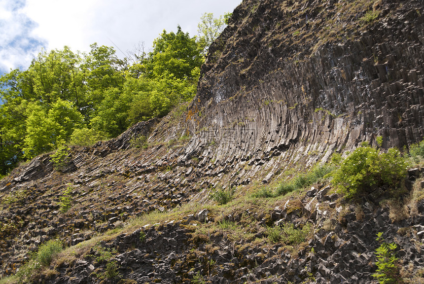 德国的火山公园斯坦岩石山脉地质学旅行石头火山火山岩材料图片