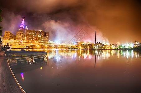 克利夫兰市中心夜里的克利夫兰照片城市生活建筑学摩天大楼结构旅游河岸场景反射街道日落图片