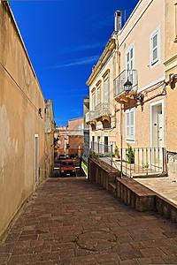 撒丁岛-卡罗福特的街道和墙壁图片