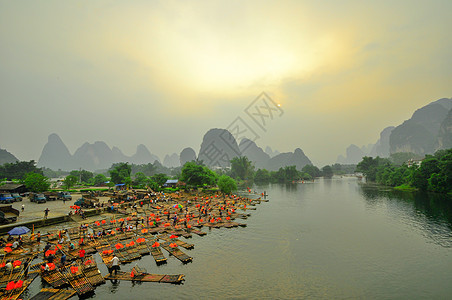 阳久桂林的李河山地貌地形村庄丘陵天空水路反射森林竹子漂浮荒野图片