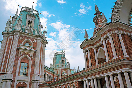 莫斯科沙里西诺皇宫大厦塔台建筑学纪念碑历史性庄园蓝色旅行公园住宅艺术地标图片