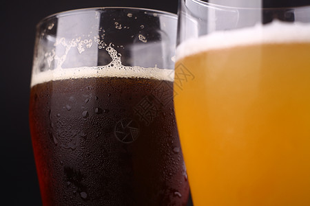 啤酒杯玻璃饮料泡沫扣篮寒意小麦工艺酿造液体啤酒背景图片
