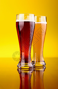 啤酒杯玻璃小麦液体啤酒扣篮工艺酿造饮料黄色图片