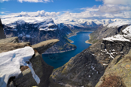 挪威 Trolltunga远足阴影山脉风景支撑峡湾峡谷全景高山岩石图片