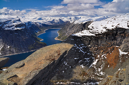 挪威 Trolltunga苔藓峡谷阳光远足银行峡湾巨魔全景支撑阴影图片