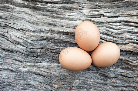木制地板上的鸡蛋蛋壳篮子团体市场厨房乡村农场烹饪干草美食图片