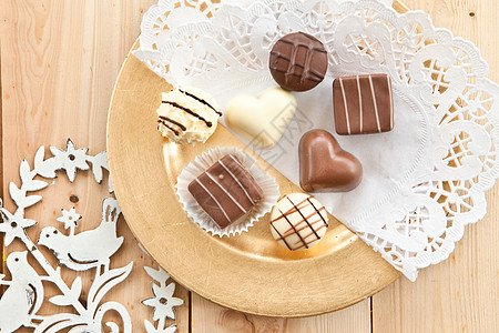 各种巧克力零食食物糖果蛋糕生日乡村正方形巧克力心盘子甜点图片