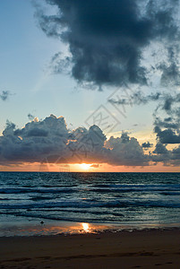 美丽的夕阳日出天空有云天际蓝天天气阳光场景反射晴天夜空蓝图墙纸图片