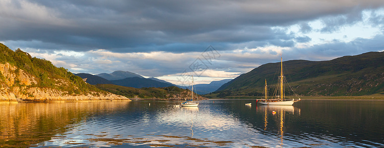 Panorama  苏格兰湖水艇巡航帆船旅行奢华海洋港口游艇码头树木旅游图片