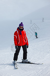 青少年滑雪滑雪事故冒险乐趣娱乐运动追求山脉风镜青年女性背景