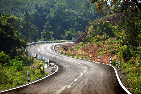泰国刮风路森林绿色旅行季节交通土地场地线条公园太阳图片