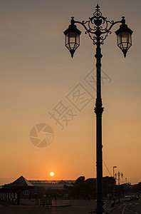 日落时的奥兰特街灯图片