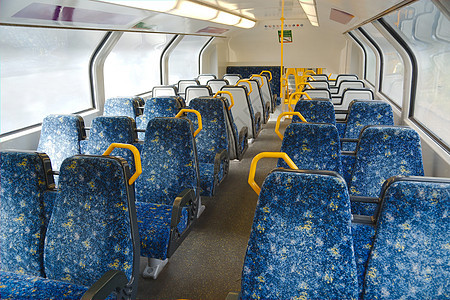 内部列车铁路车皮窗户通勤者车辆乘客旅行民众运输后勤图片