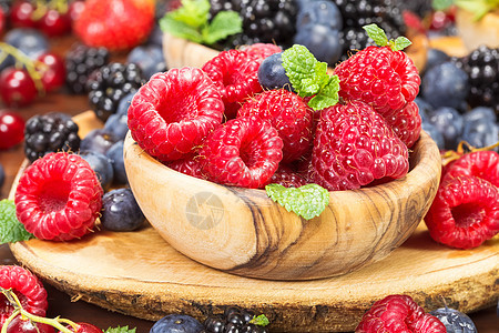 新鲜草莓生物甜点宏观营养浆果水果食物蓝色收成覆盆子图片