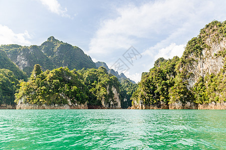 美丽的岛屿和绿湖泰国吉林风景旅游吸引力阳光日光天空运输旅行图片