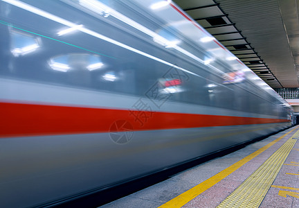 北京地铁运输交通城市观众乘客高峰厚底旅客车厢平台图片