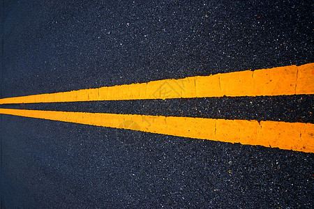 清空的道路和交通线街道指导车道路口通道黑色条纹路面黄色边界图片