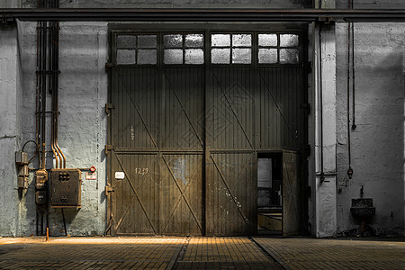 旧工厂的工业内地补给品建筑学大厅仓库储存贮存地面出口金属商品图片