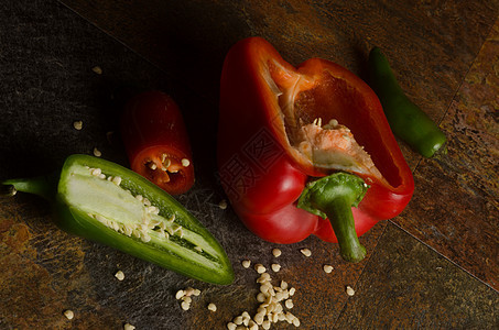 带种子的红辣椒食物红色香料水果石材胡椒辣椒结构绿色图片