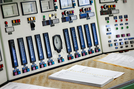 控制室中心指标控制安全工程展示控制面板工厂测量房间图片