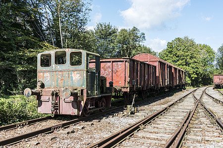 火车站Hombourg的旧生锈列车运输机车引擎腐蚀金属蒸汽历史天空蓝色火车图片