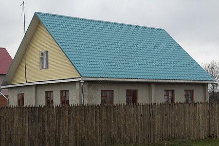 村住房窗户街道住宅木头石头场景天空建筑建筑学绿色图片