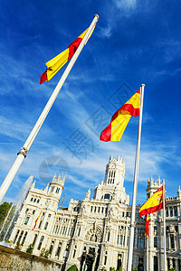 旗帜飘扬马德里 巴利亚佐德西贝勒斯首都建筑学日落博物馆旗帜雕像城市装饰旅行艺术背景